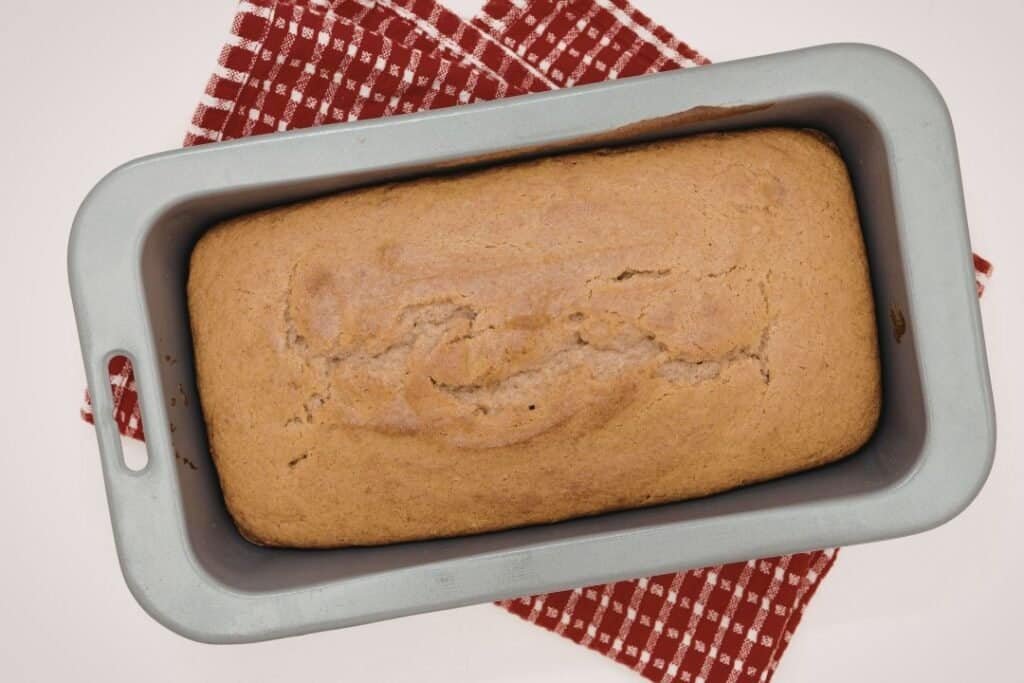 Eco-friendly stainless steel loaf pan ideal for natural living and sustainable kitchen practices, perfect for toxin-free baki.